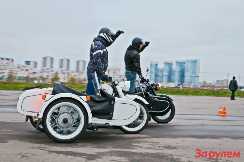 Мотоцикл урал белый