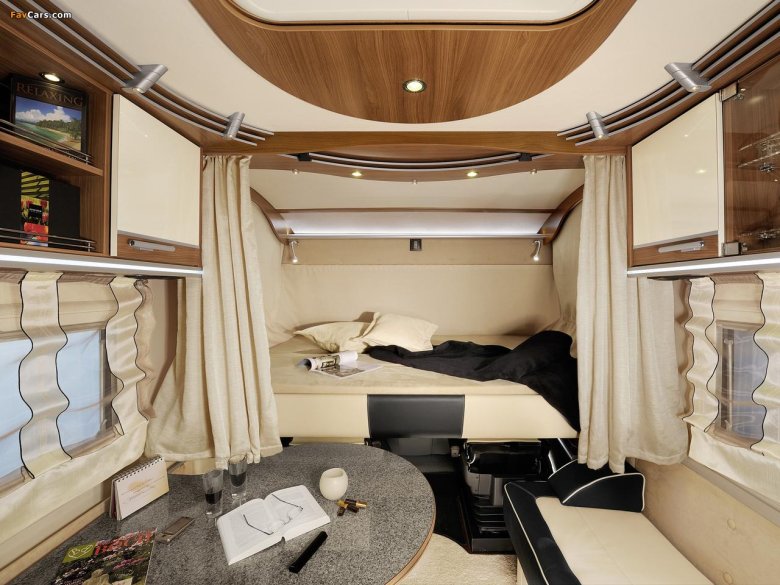 Альковный автодом интерьер