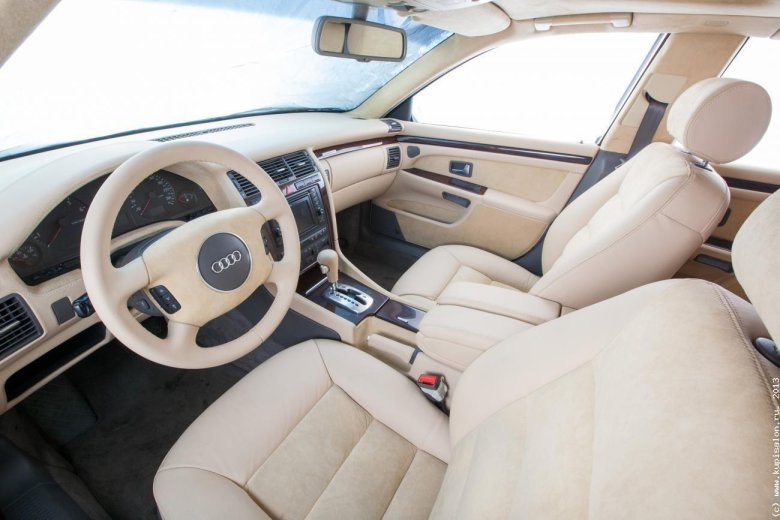 Ауди а 8 д 3 салон