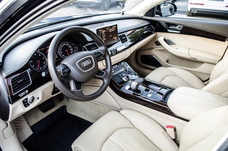 Ауди а8 2016