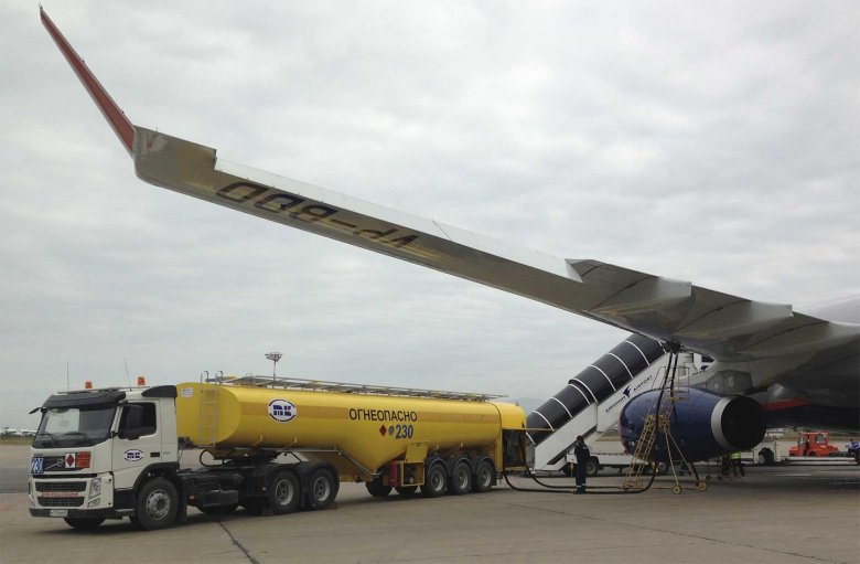 Топливозаправщик аэродромный тза-40 - volvo