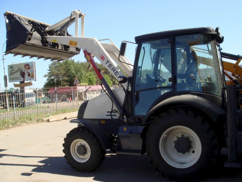 Экскаватор tlb 825-rm