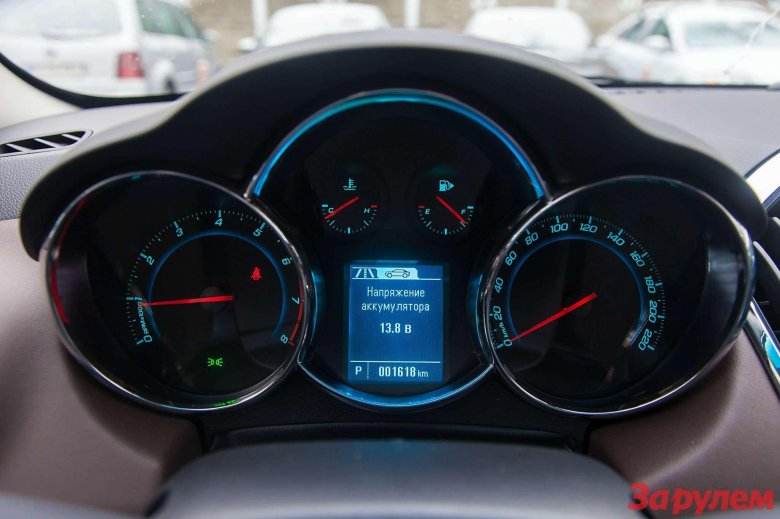Chevrolet cruze приборная панель