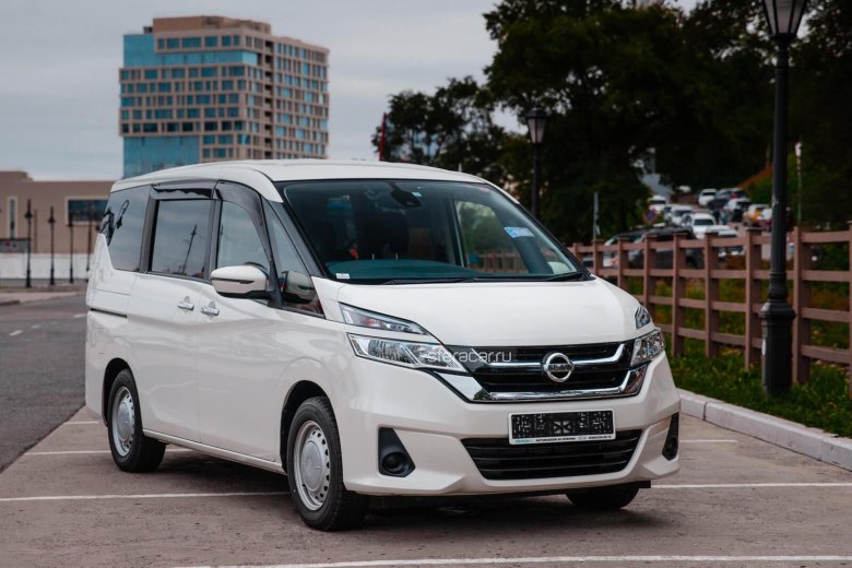 Nissan serena 2019