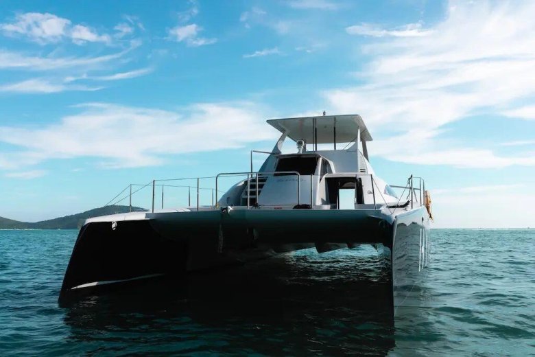 Тримаран neel 65