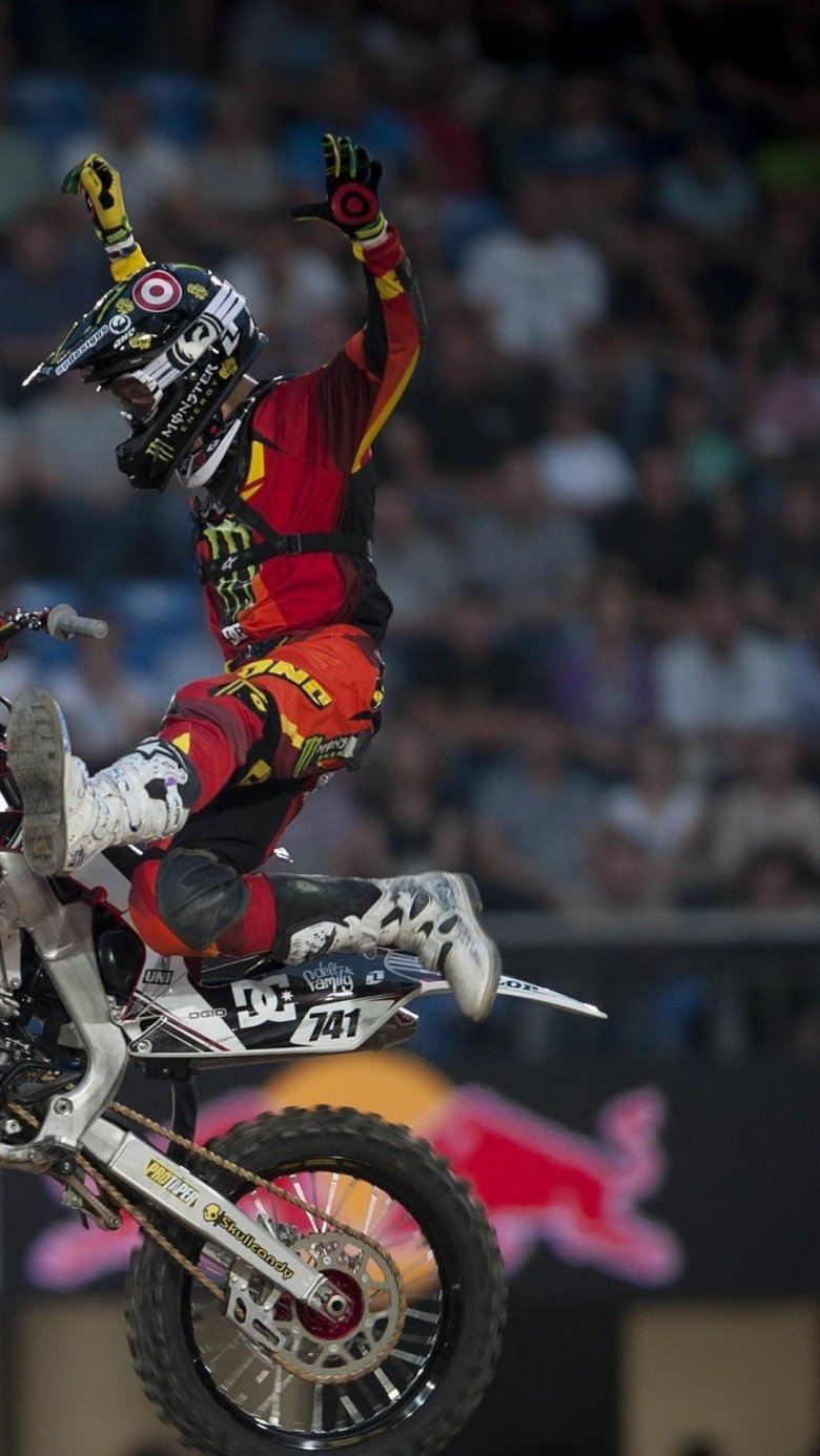 Мотокросс red bull