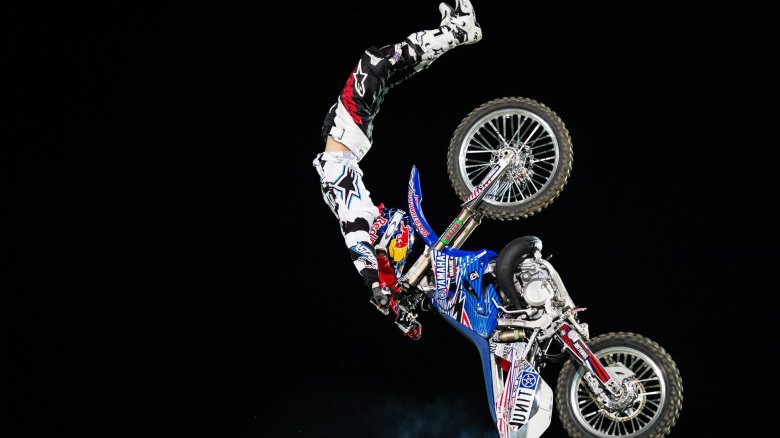 Мотофристайл red bull