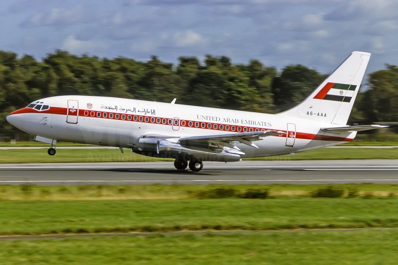 Боинг 737 emirates