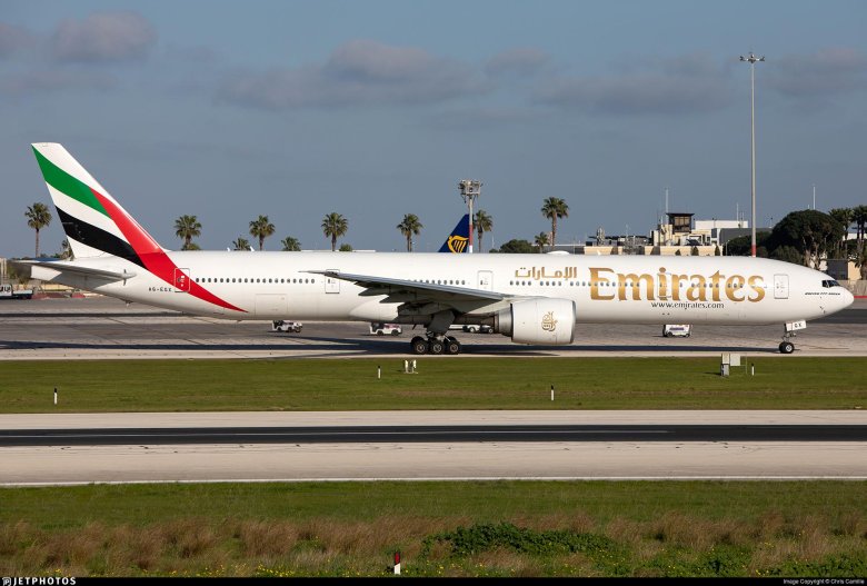 777 300er emirates expo