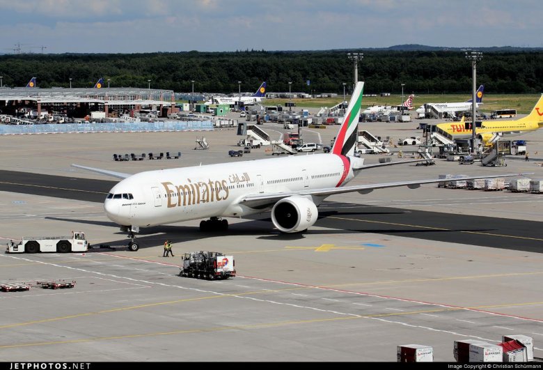 Emirates boeing 777