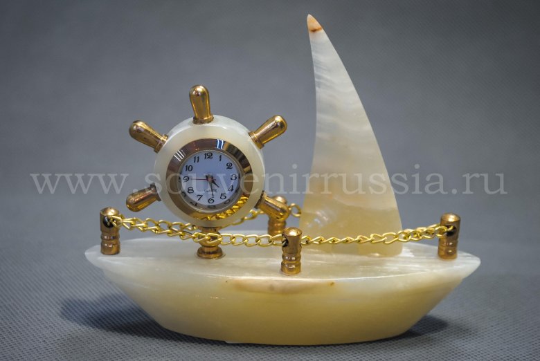Часы \ яхта\ из камня оникс