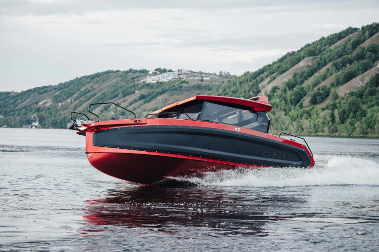 Моторный катер