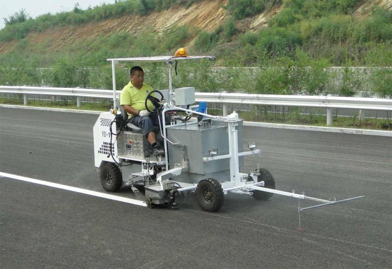 Нанесение дорожной разметки