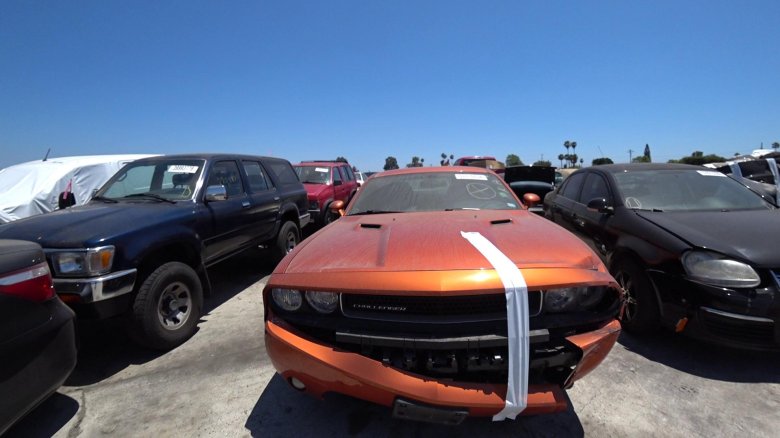 Dodge challenger srt 8