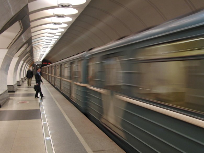 Метро сретенский бульвар эскалатор