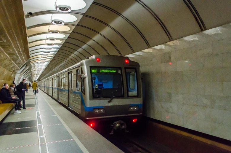 Метро вагон