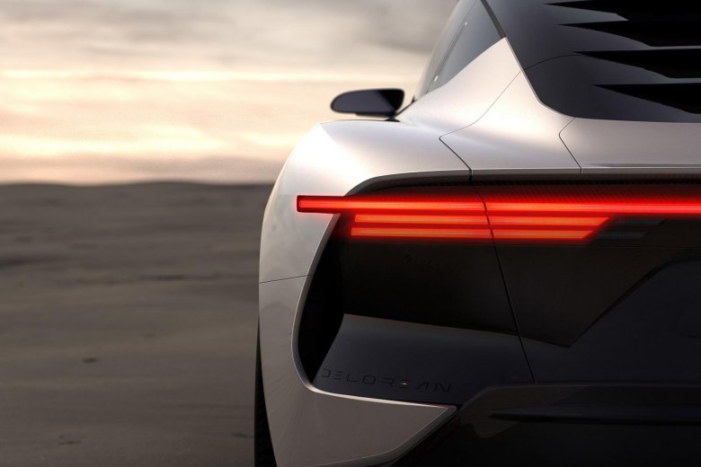 Новый делориан 2022