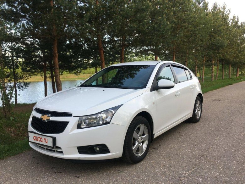 Шевроле круз 2011 белая