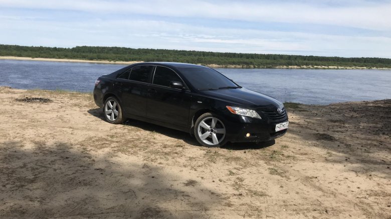 Тойота камри 40 черная тонированная