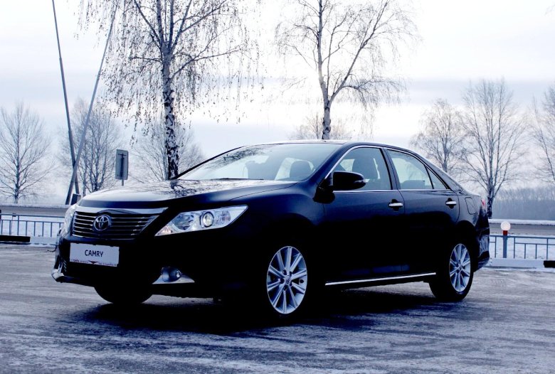 Тойота камри v50 черная