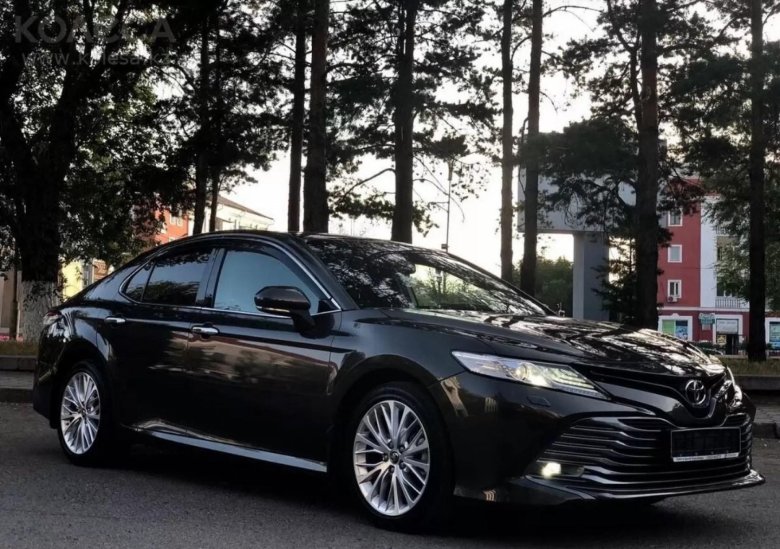 Toyota camry 2021 черная