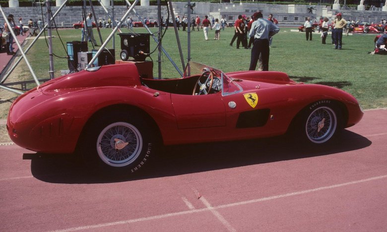 Ferrari 335 s spider scaglietti 1957 года
