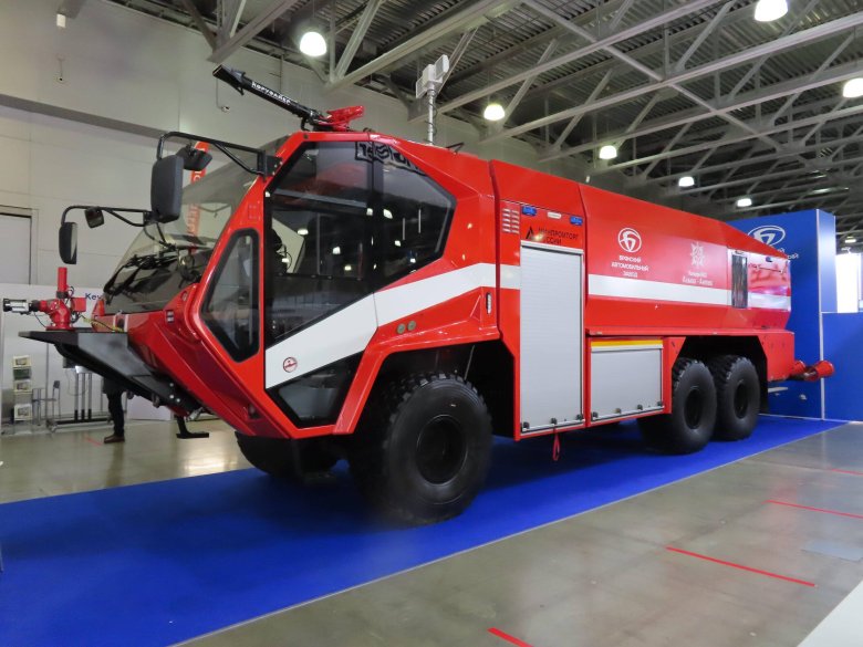 Новая пожарная машина для аэродромов баз-8080