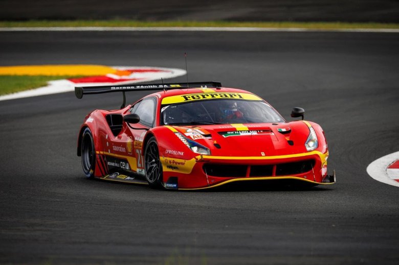 Ferrari 488 gt3 challenge evo