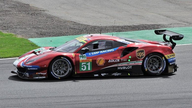 Technic ferrari 488 gte af corse 51