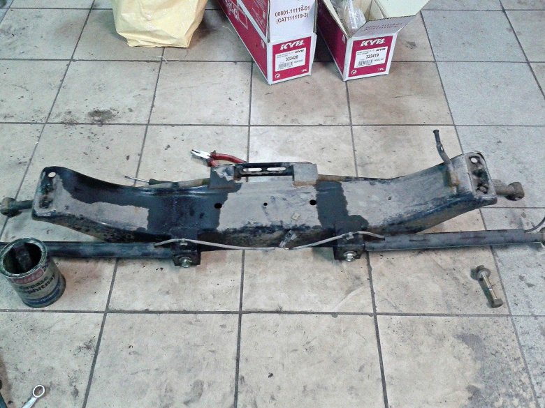 Задний подрамник