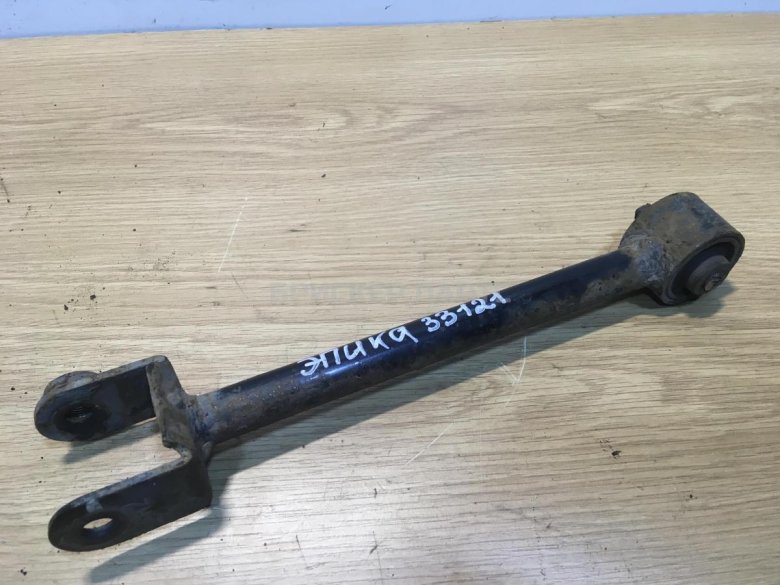 Рычаг задний поперечный