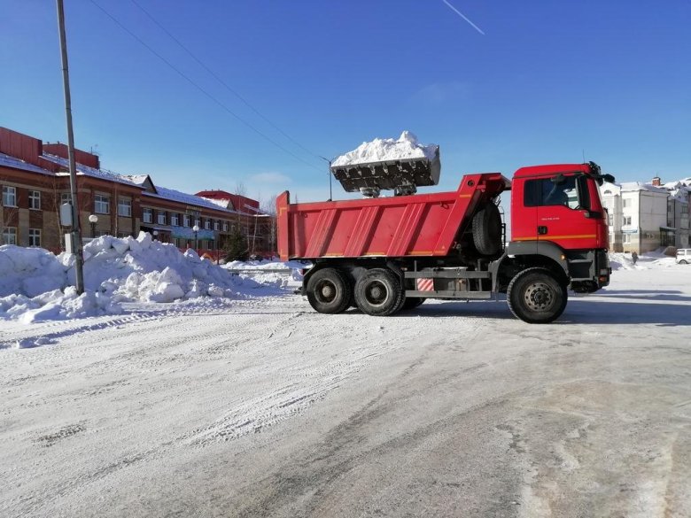 Вывоз снега маз самосвал