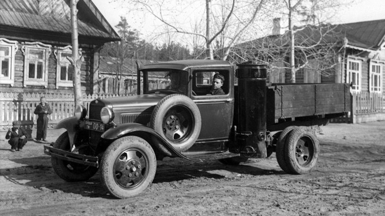 Грузовик полуторка газ аа