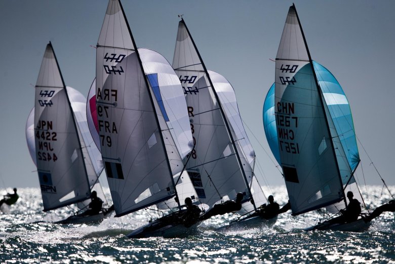 Парусный швертбот 470