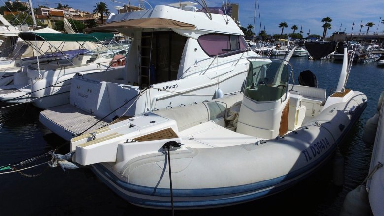 Катамаран лодка