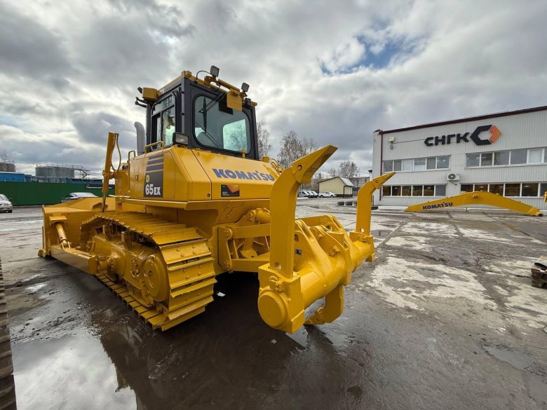 Бульдозер комацу д65