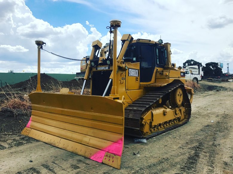Катерпиллер бульдозер