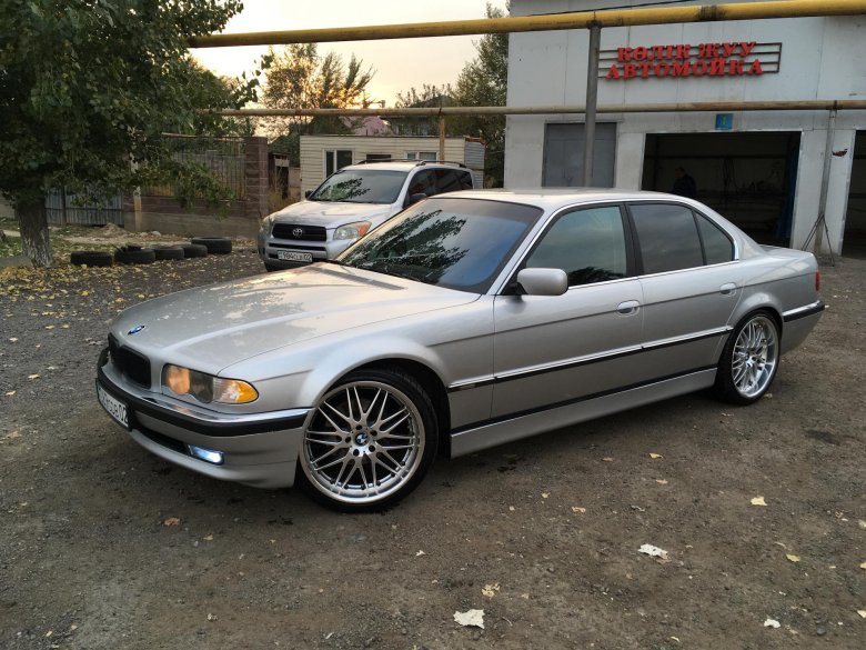 Bmw e38 silver