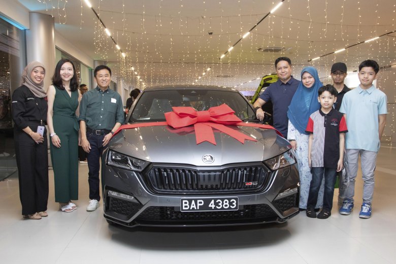 Шкода октавия rs 2022