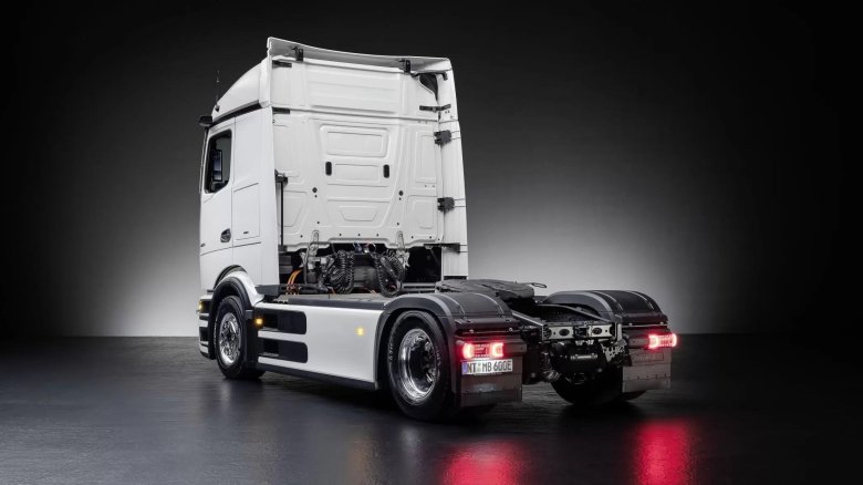 Новый тягач мерседес