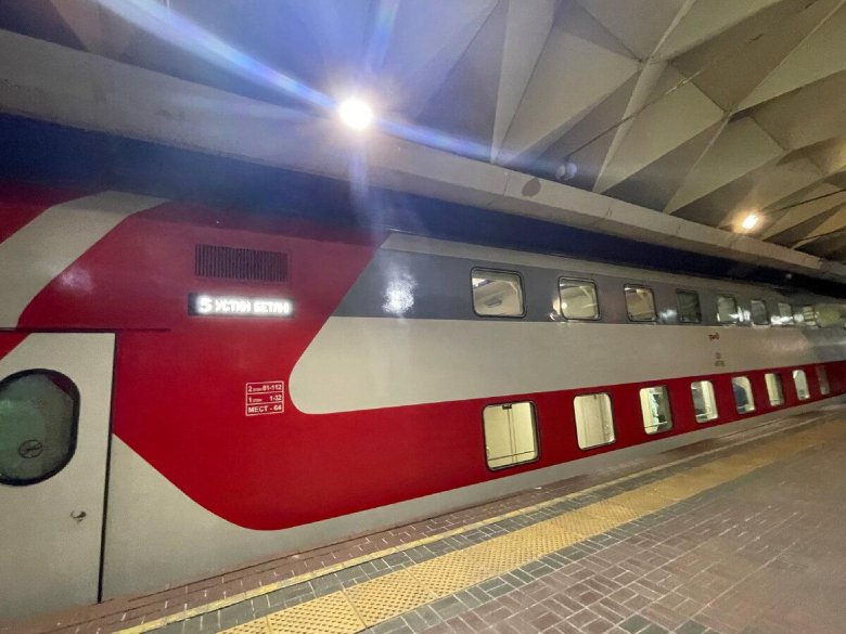 Фирменный двухэтажный поезд москва санкт-петербург