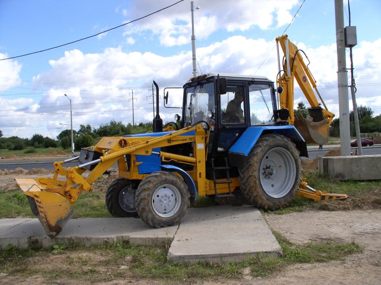 Экскаватор погрузчик интердон эо2101