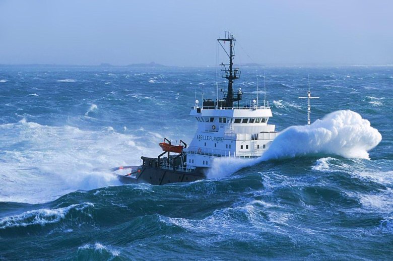 Буксир abeille bourbon