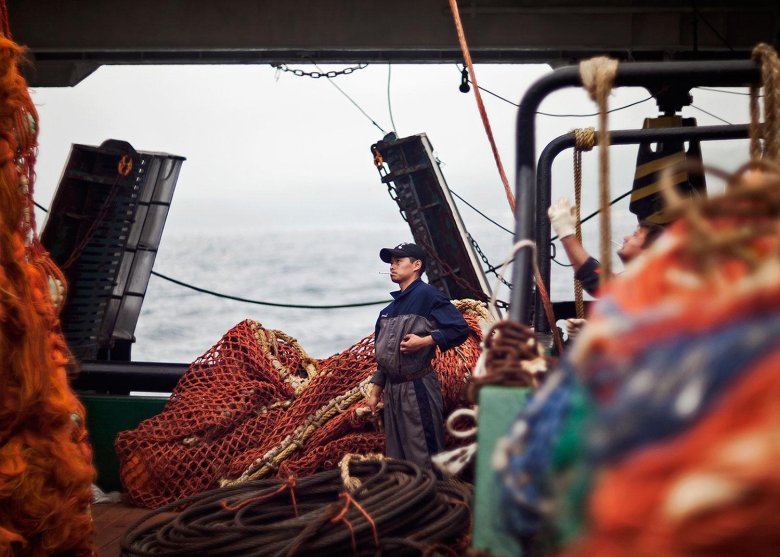 Корабль шторм моряк