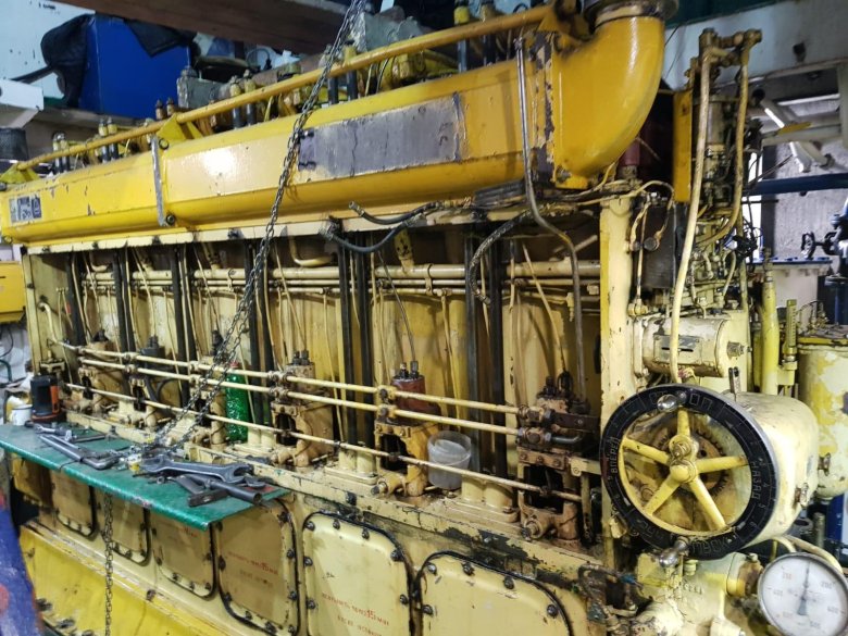 Судовой дизель г70