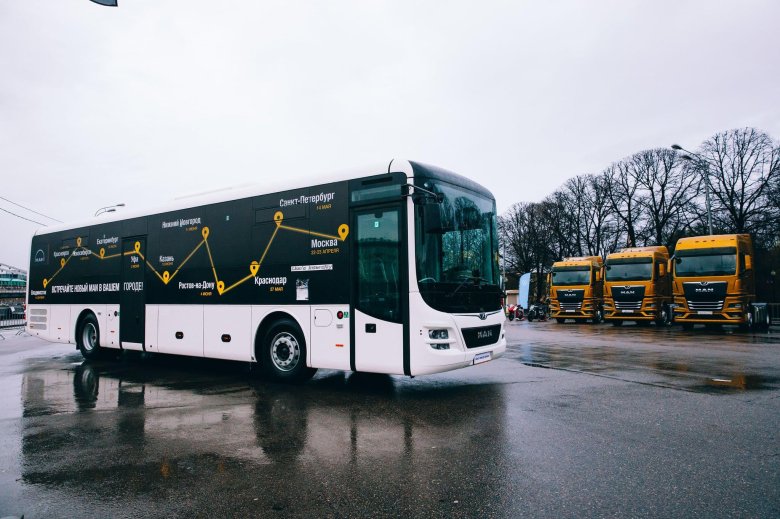 Автобус mercedes benz