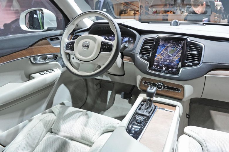 Новая вольво хс 90