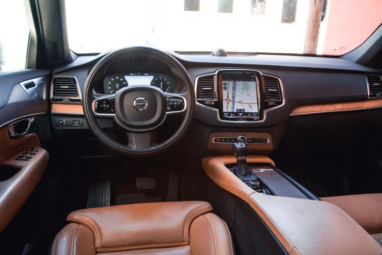 Volvo xc90 interior