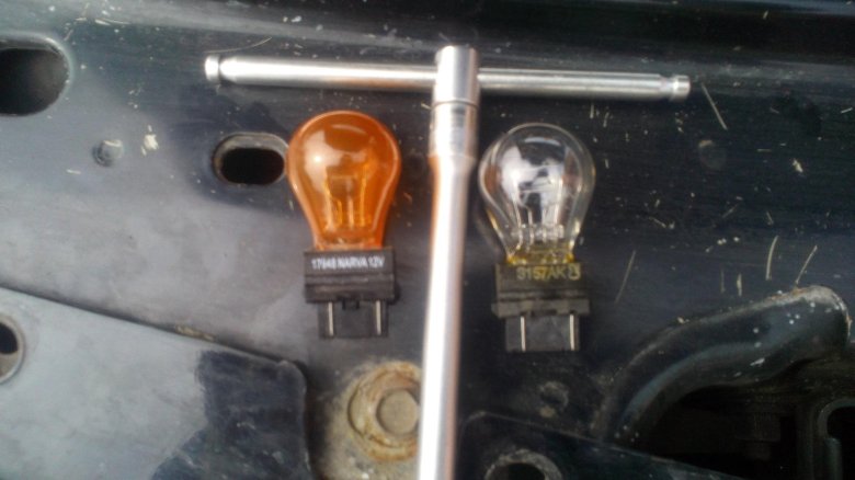 Лампа поворотника додж калибр