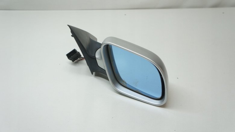 Зеркало правое электрическое